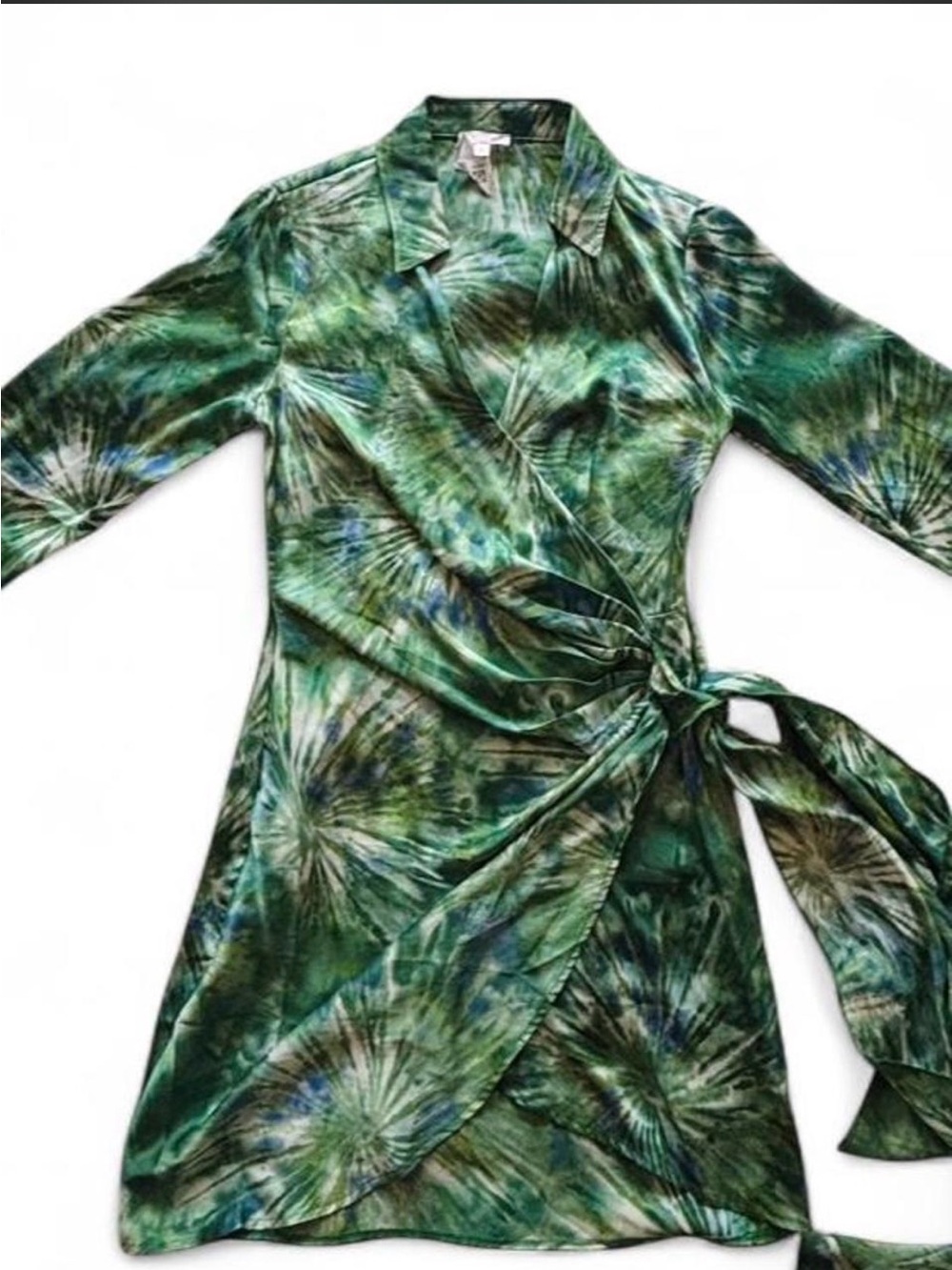 Green Tie-Dye Wrap Dress with Long Sleeves - Picture 3 of 3